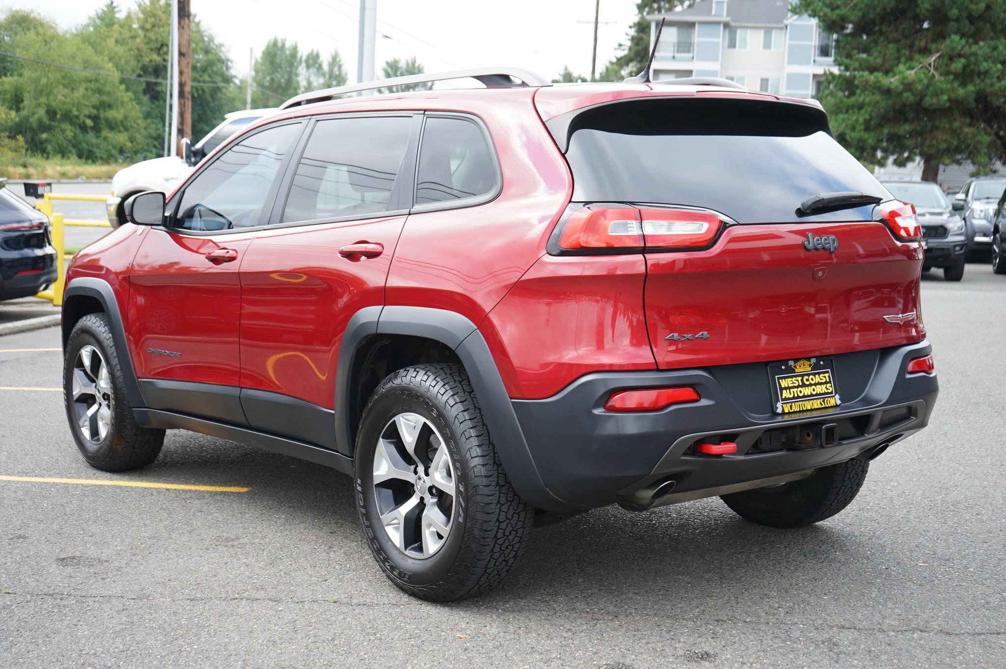 Used 2015 Jeep Cherokee Trailhawk w/ Ventilated/Heated Seat Group AWD/4WD image 3
