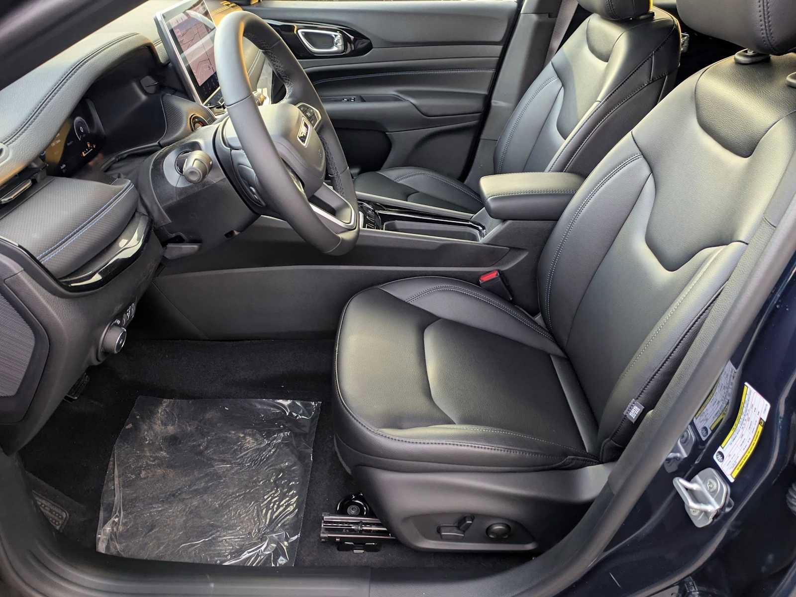 New 2026 Jeep Compass Limited w/ Sun, Sound & Navigation Group AWD/4WD image 23