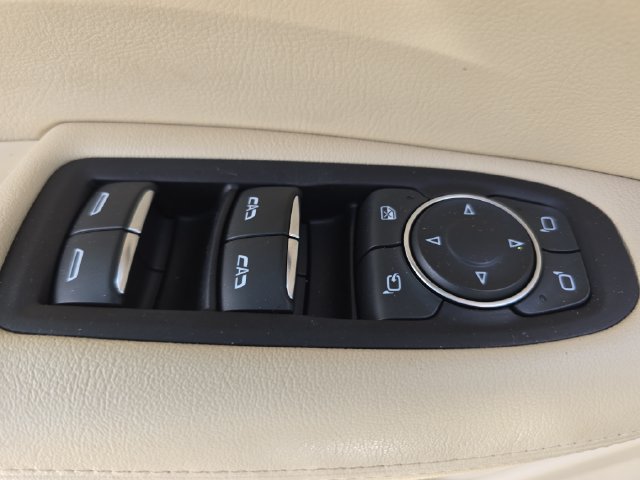 Used 2017 Cadillac XT5 Luxury w/ Driver Awareness Package FWD image 31