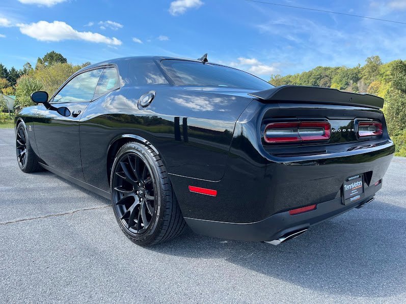 Used 2017 Dodge Challenger R/T Scat Pack w/ Dynamics Package image 38