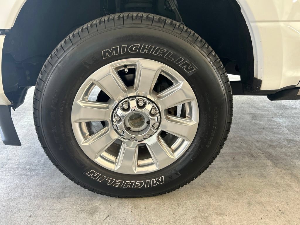 Used 2022 Ford F350 Platinum w/ FX4 Off-Road Package AWD/4WD image 14