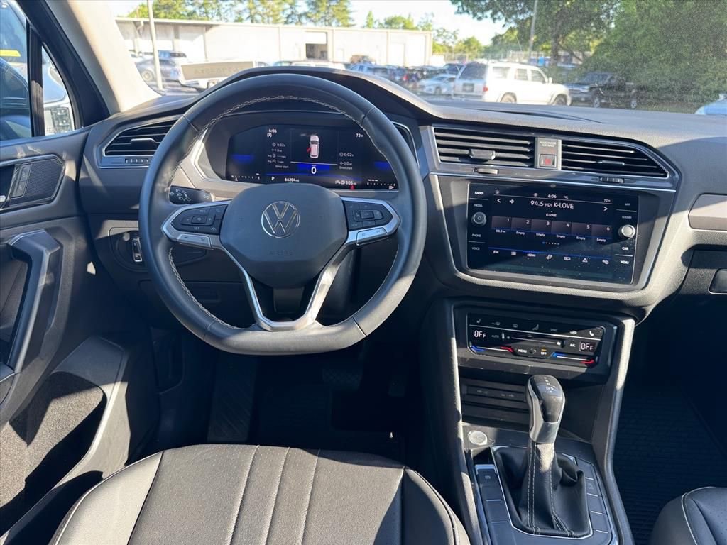 Used 2023 Volkswagen Tiguan SE FWD image 13