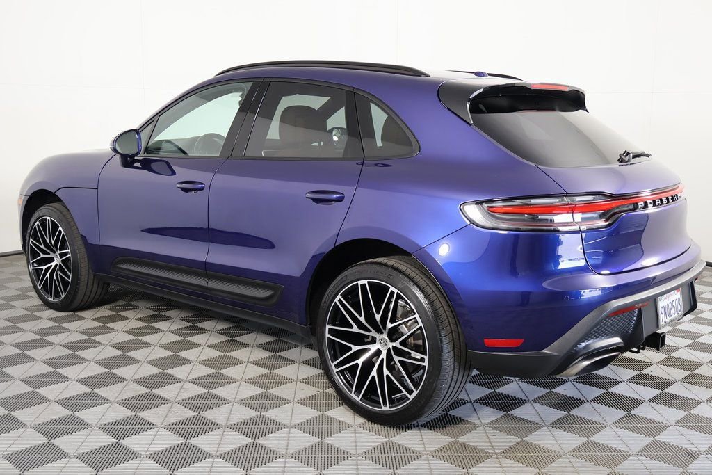 Used 2024 Porsche Macan AWD/4WD image 6