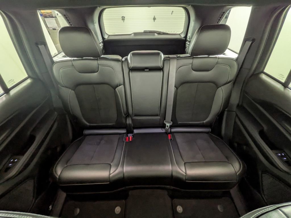 Certified 2024 Jeep Grand Cherokee Altitude image 33