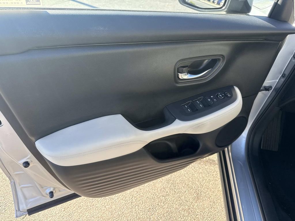 Used 2023 Honda HR-V LX image 16