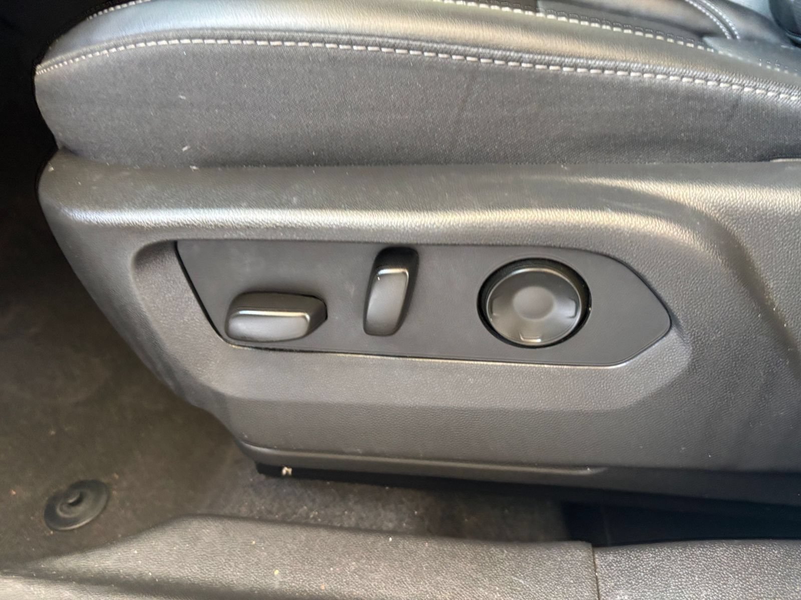 Used 2024 Buick Envision Preferred AWD/4WD image 21