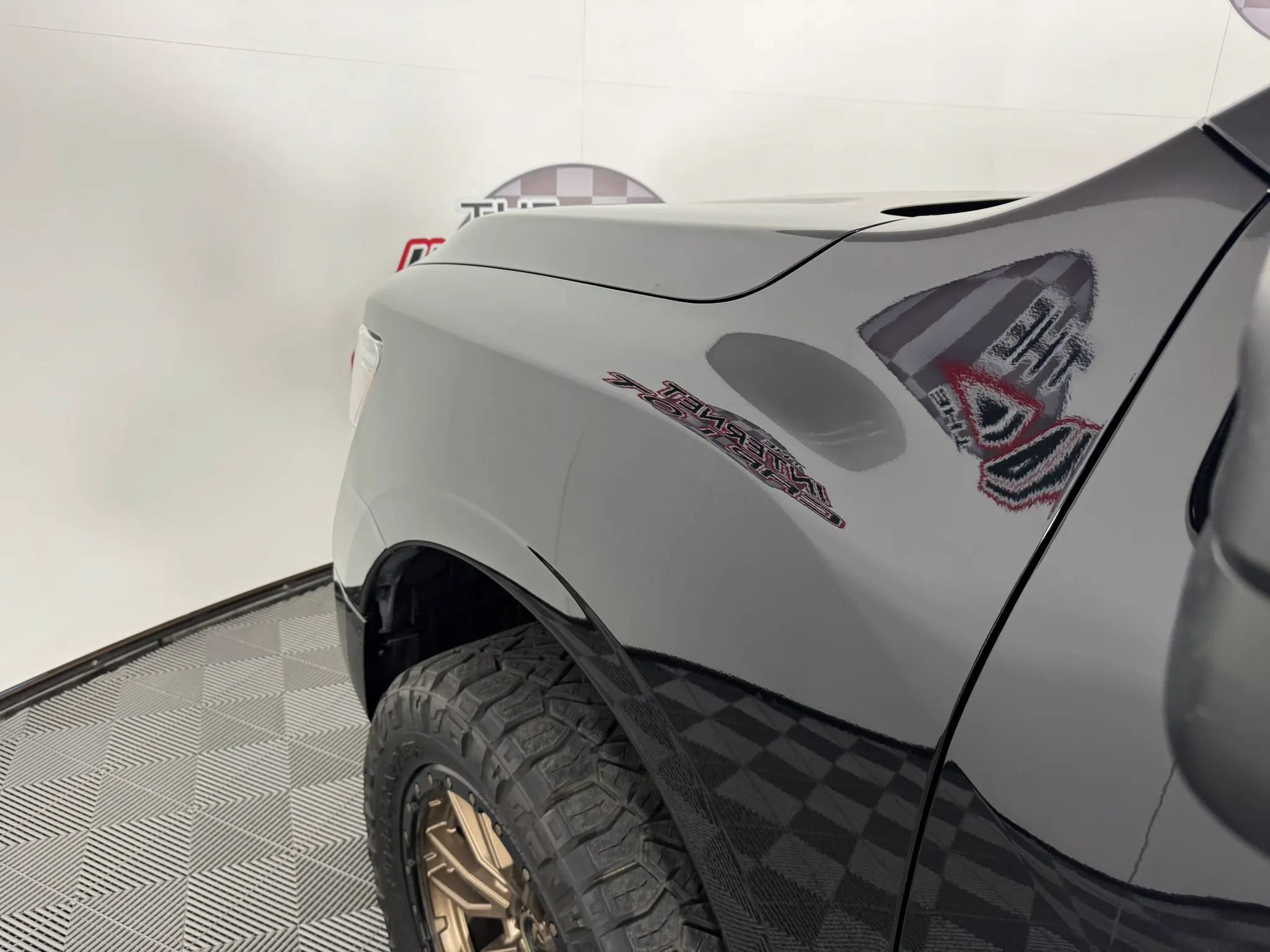 Used 2024 Nissan Titan SV w/ SV Convenience Package AWD/4WD image 23