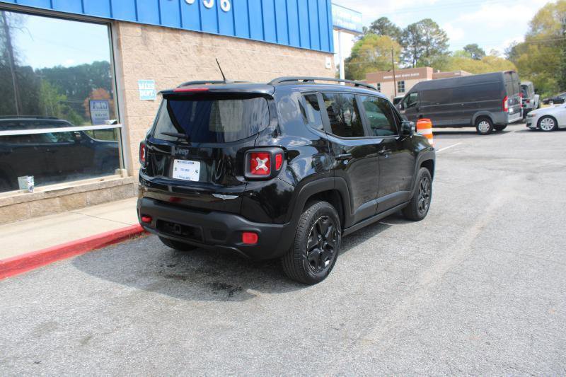 Used 2017 Jeep Renegade Trailhawk AWD/4WD image 4