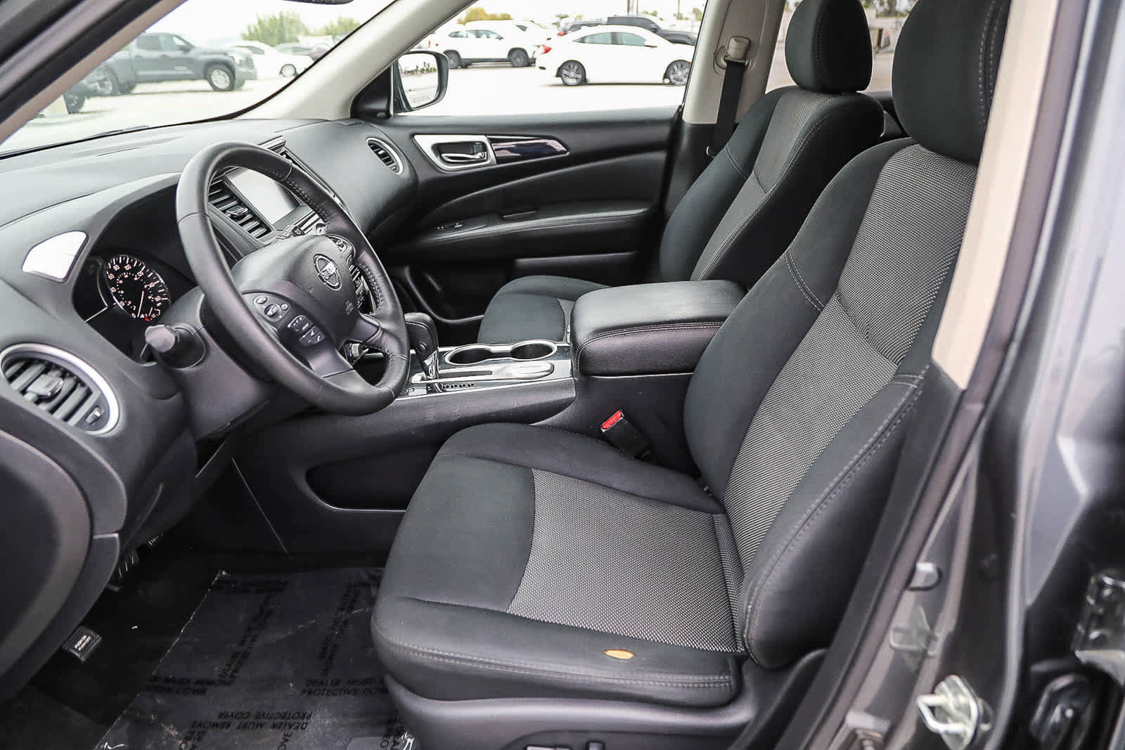 Used 2019 Nissan Pathfinder SV FWD image 17