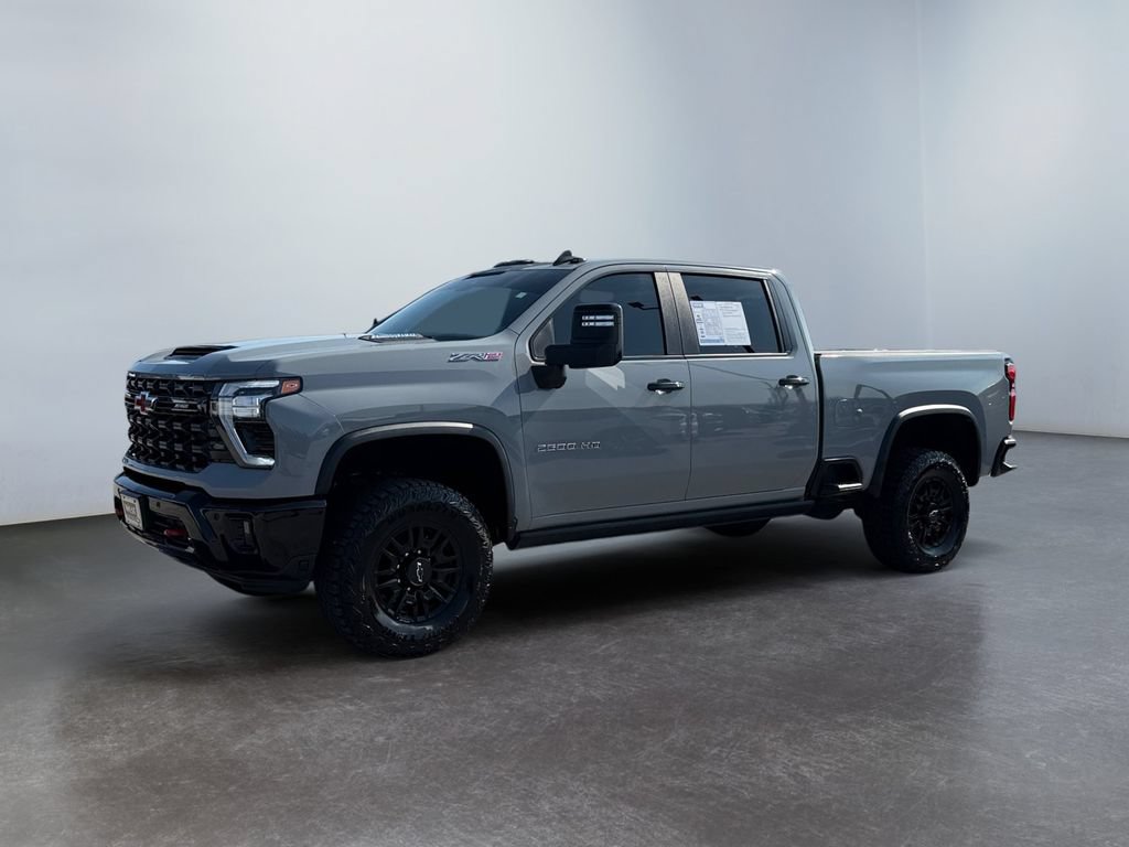 Used 2025 Chevrolet Silverado 2500 ZR2 w/ Technology Package AWD/4WD image 7