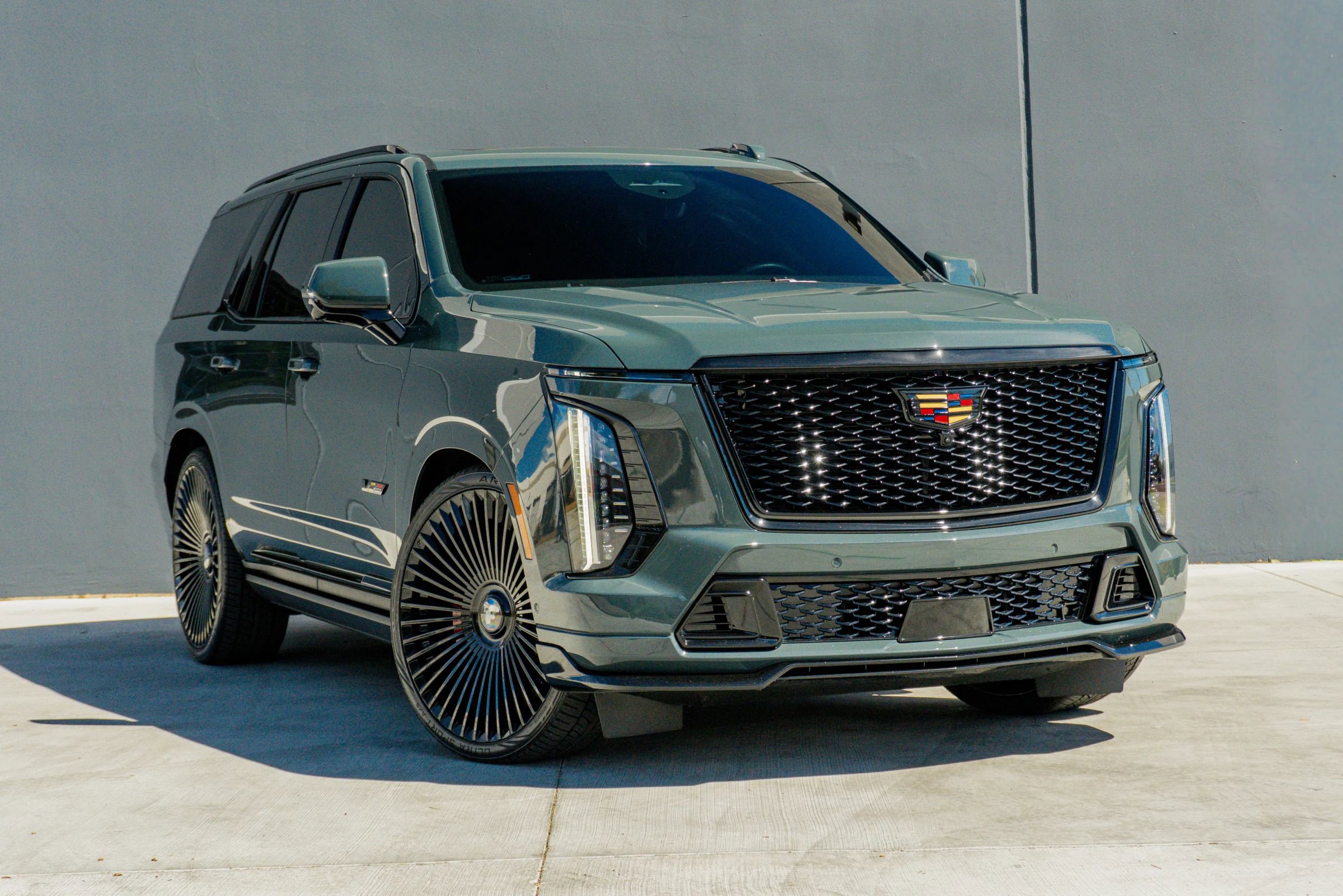 Used 2025 Cadillac Escalade V w/ LPO, ONYX Package AWD/4WD image 5