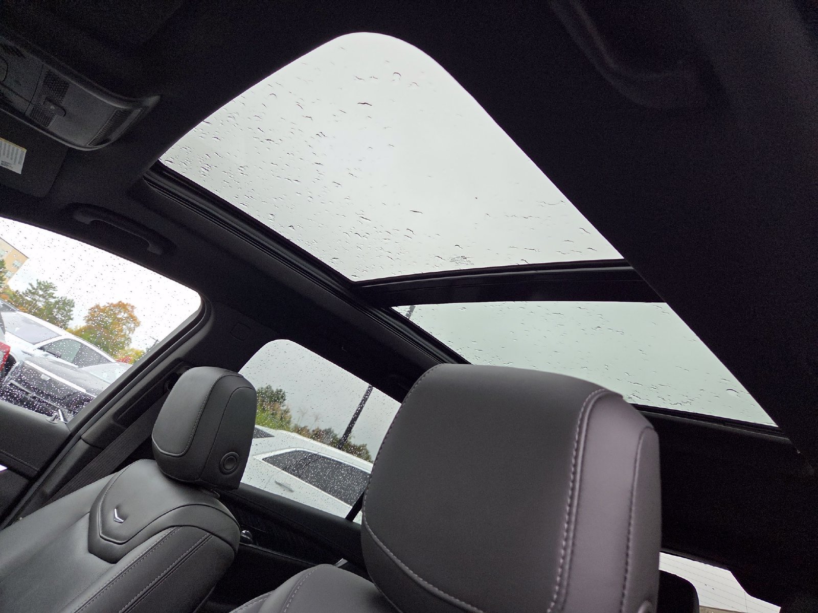 Used 2023 Cadillac XT6 Premium Luxury AWD/4WD image 2