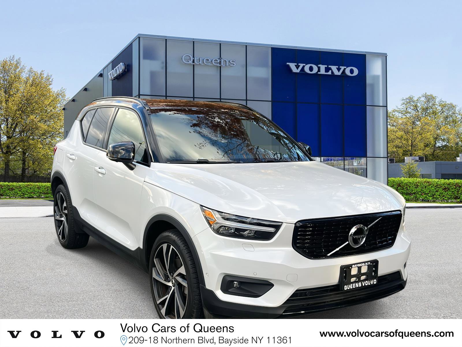 Certified 2022 Volvo XC40 T5 R-Design w/ Advanced Package