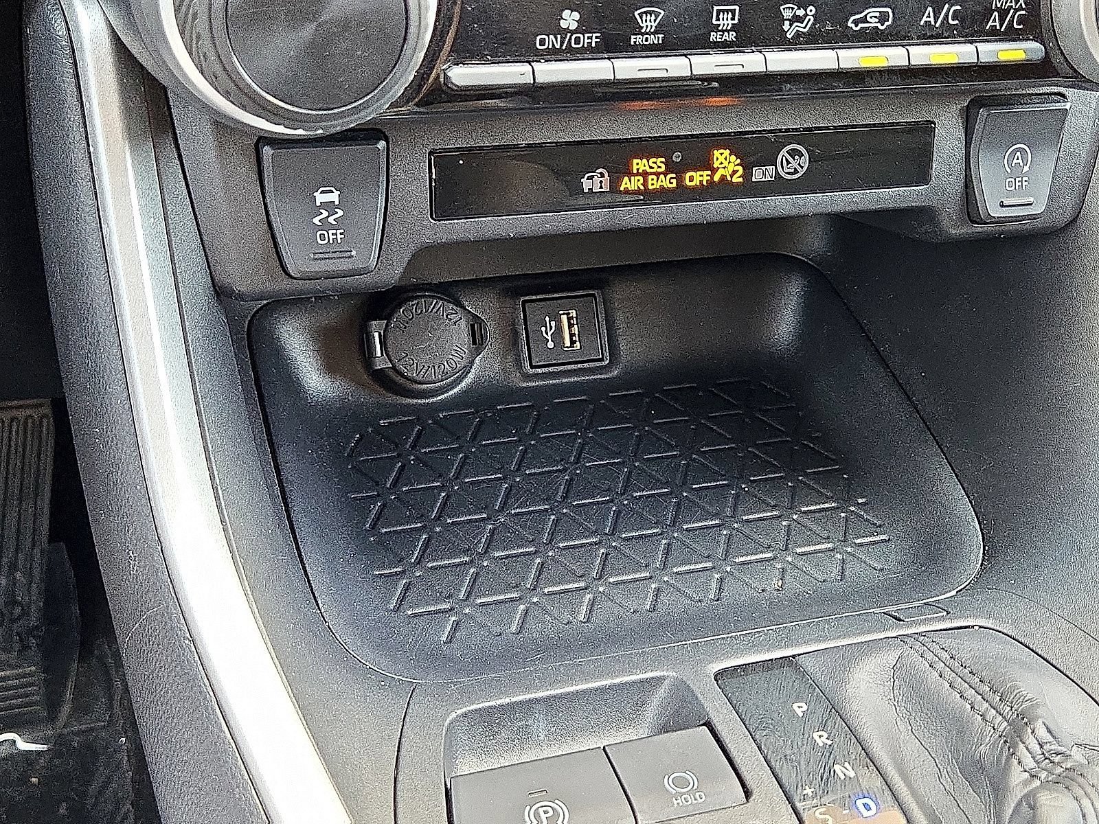 Used 2025 Toyota RAV4 LE AWD/4WD image 29