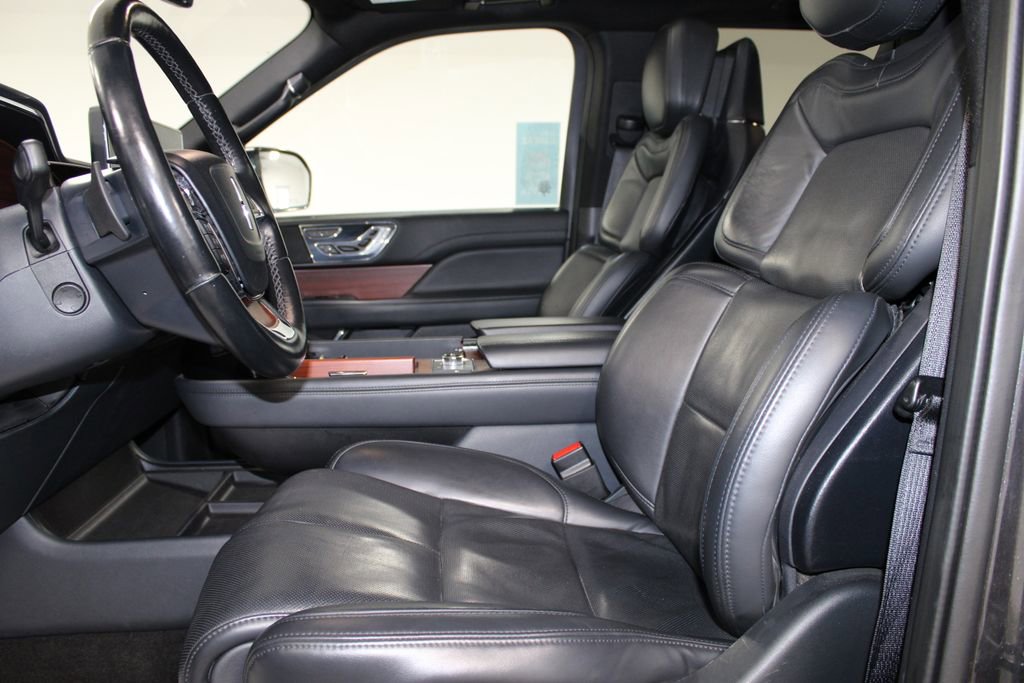 Used 2023 Lincoln Navigator Reserve AWD/4WD image 23