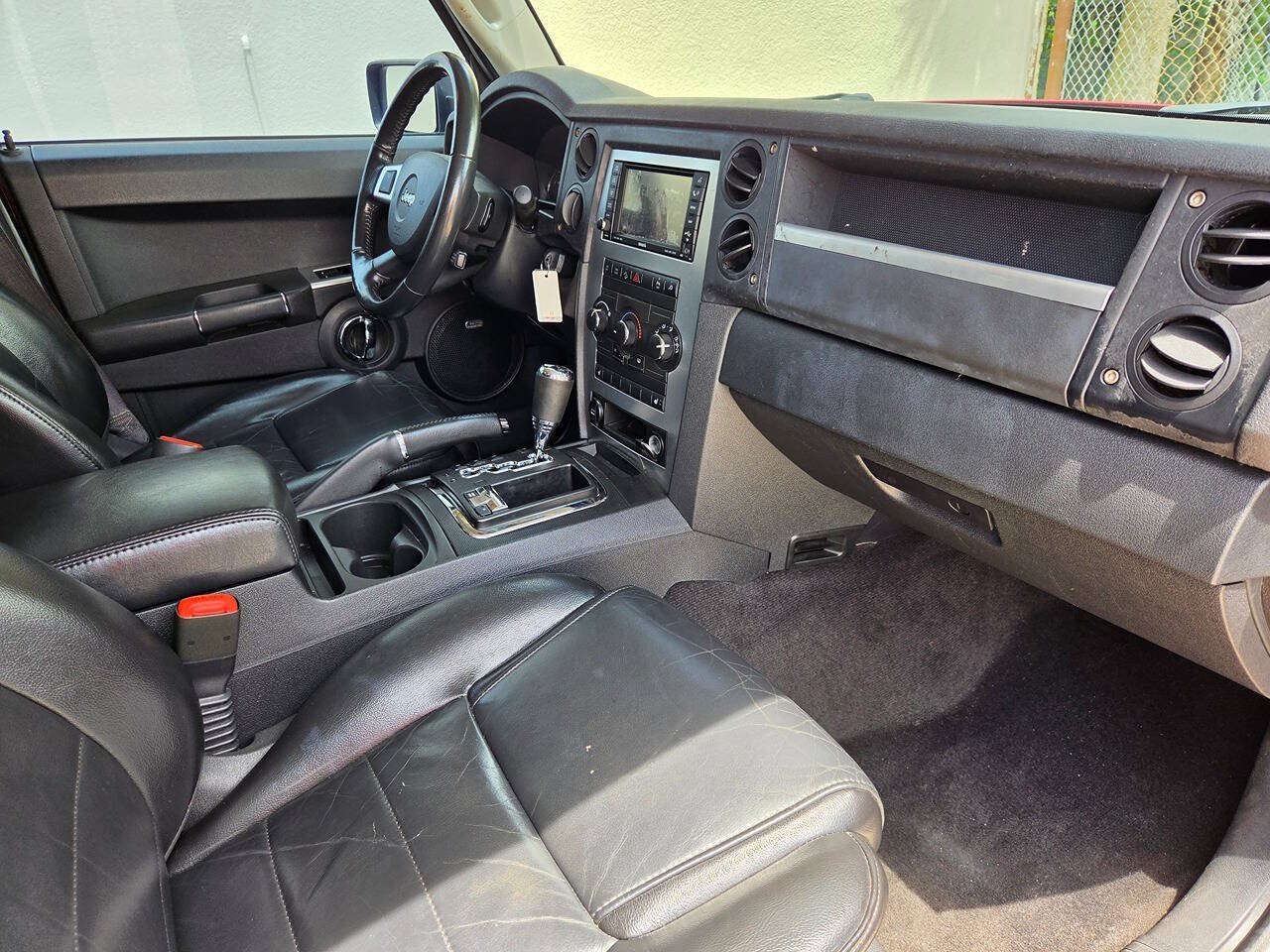 Used 2010 Jeep Commander Sport w/ Sun/Sound Group AWD/4WD image 9