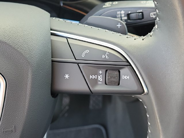 Used 2021 Audi Q8 Premium Plus AWD/4WD image 33