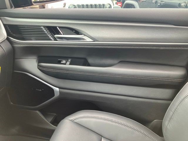 New 2026 Jeep Grand Wagoneer Limited AWD/4WD image 24