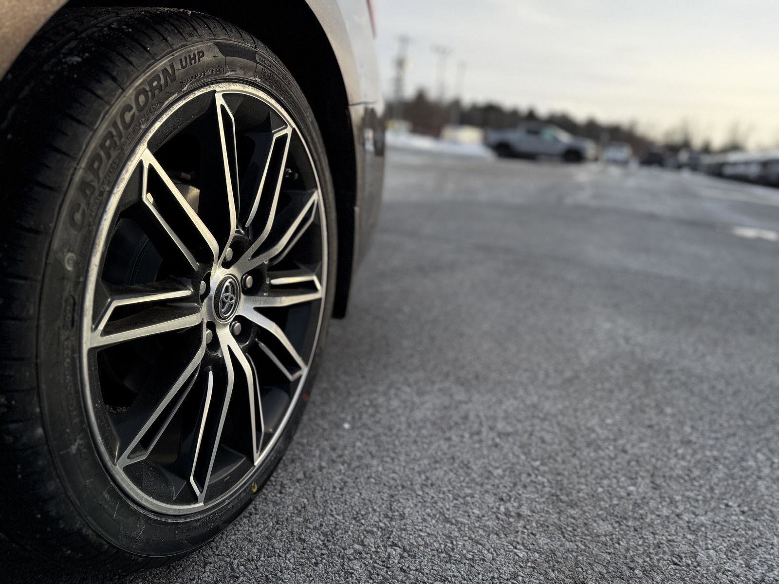 Used 2019 Toyota Avalon Touring image 11