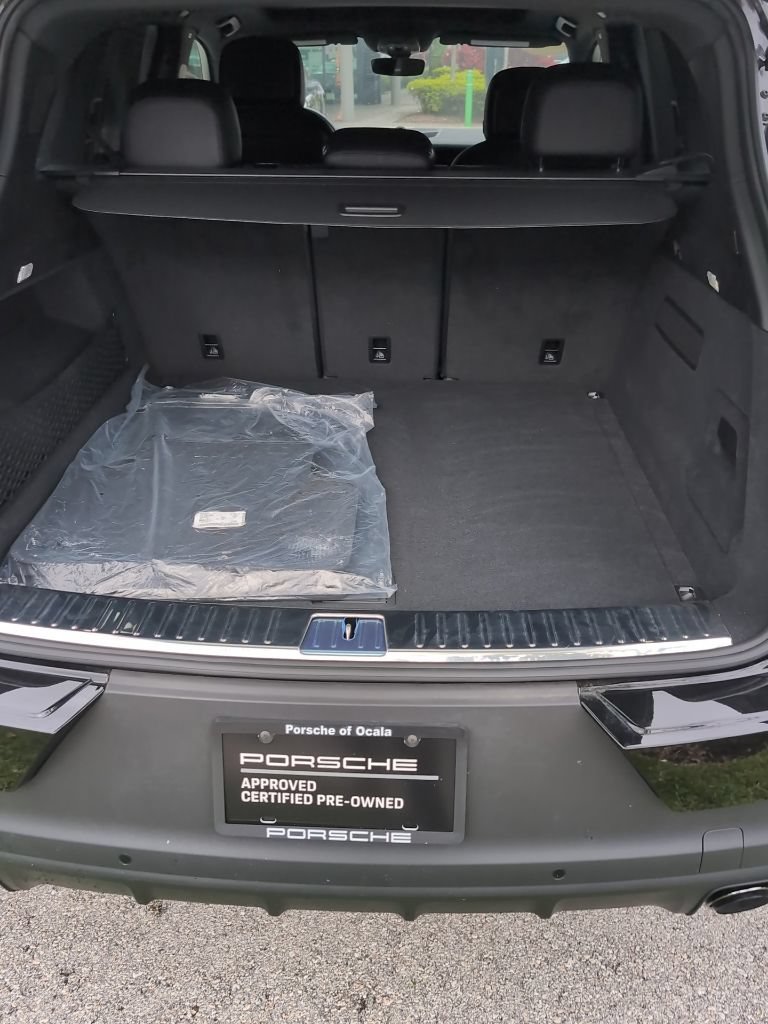 Certified 2025 Porsche Cayenne AWD/4WD image 10