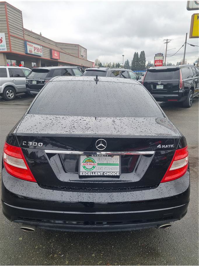 Used 2010 Mercedes-Benz C 300 4MATIC Sedan image 4
