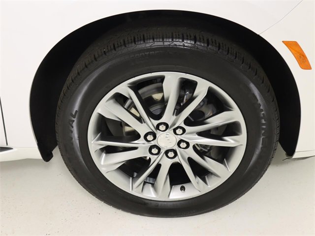 Used 2022 Buick Enclave Avenir w/ Avenir Technology Package image 9