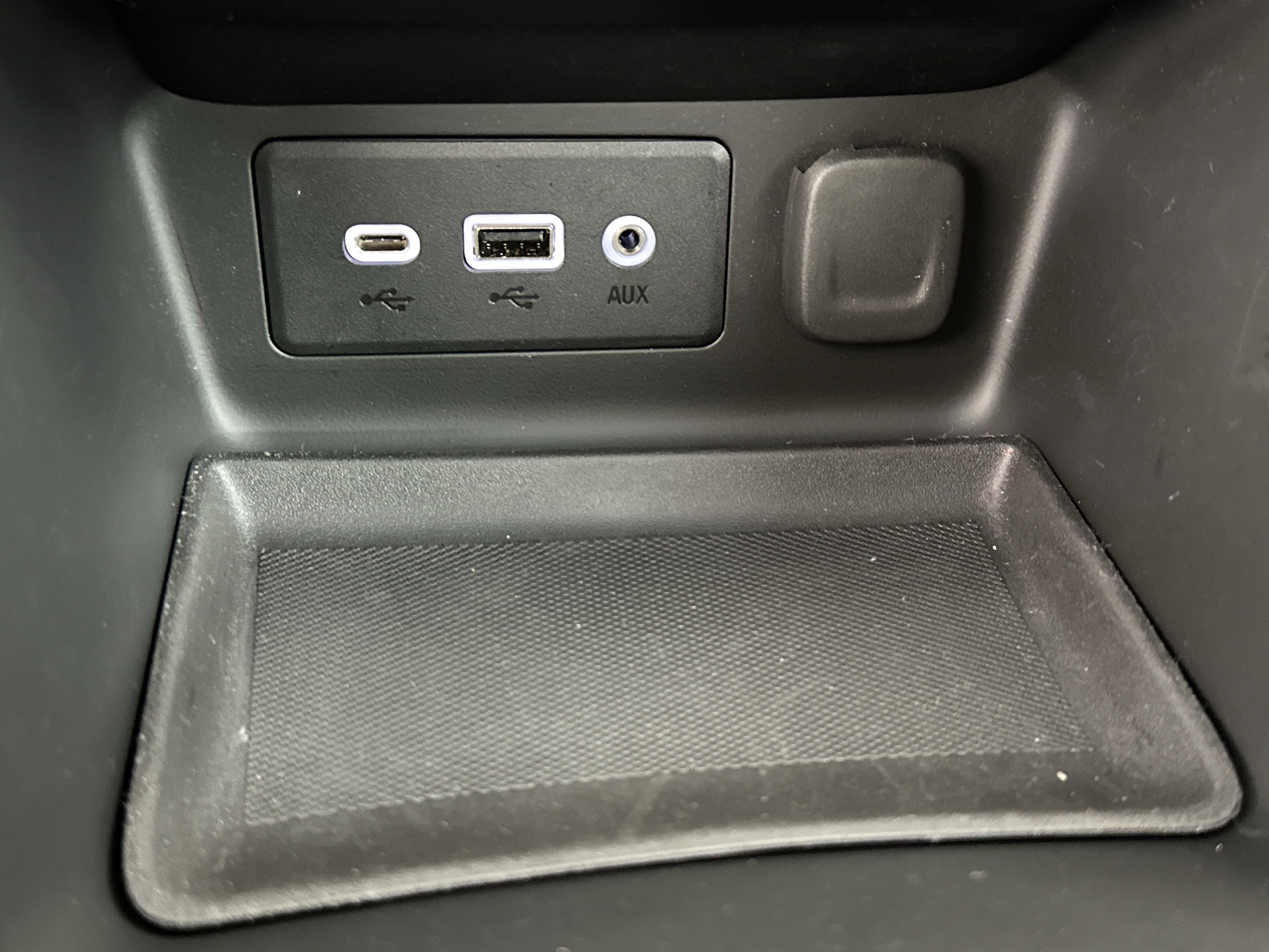 Used 2023 GMC Terrain SLE image 24