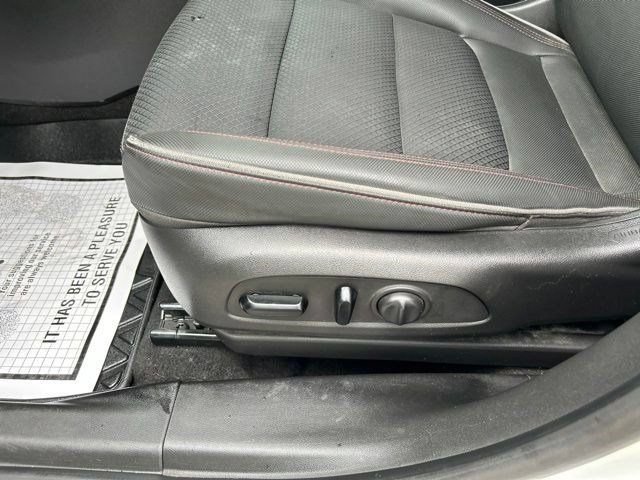 Used 2021 Chevrolet TrailBlazer RS w/ Technology Package FWD image 12