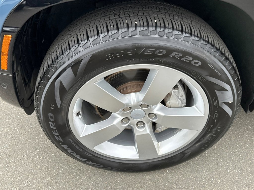 Certified 2023 Land Rover Defender 110 X-Dynamic SE image 8