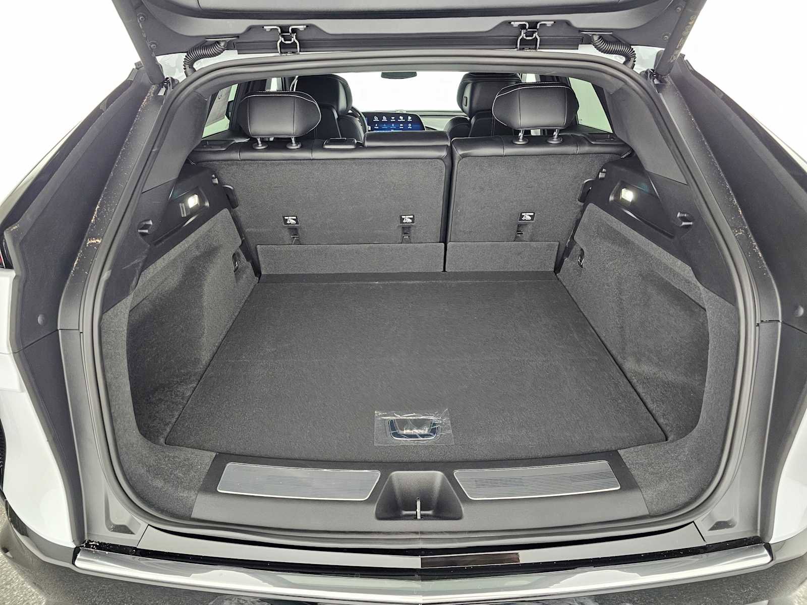 New 2026 Cadillac Lyriq Luxury image 14