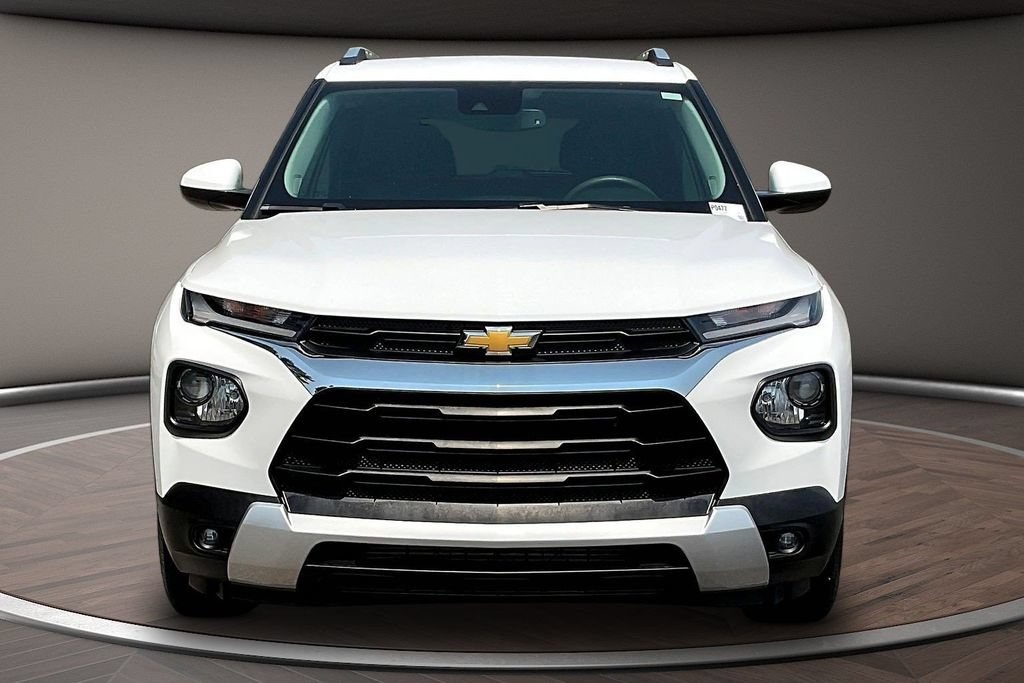 Used 2023 Chevrolet TrailBlazer LT w/ Convenience Package FWD image 2