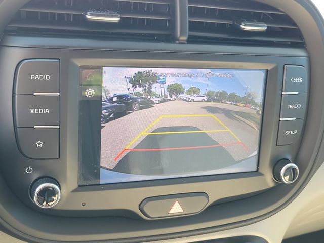 Used 2025 Kia Soul LX w/ LX Technology Package FWD image 27