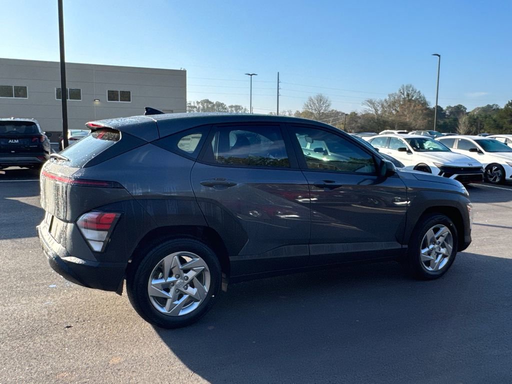 New 2026 Hyundai Kona SE image 6