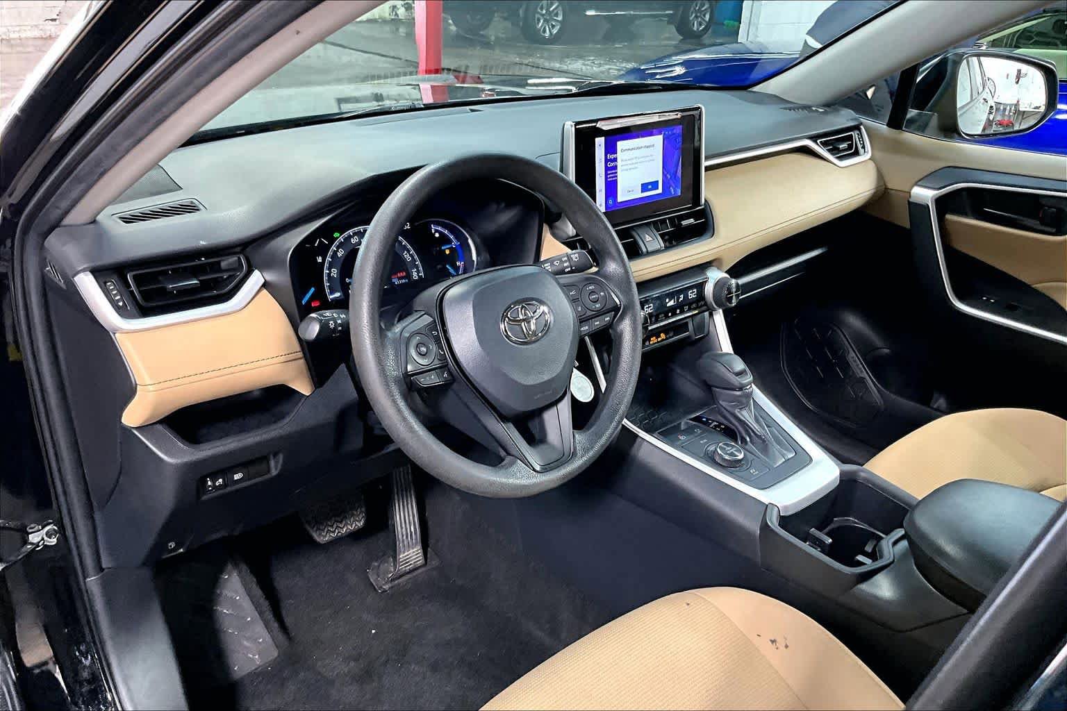 Certified 2024 Toyota RAV4 LE AWD/4WD image 17