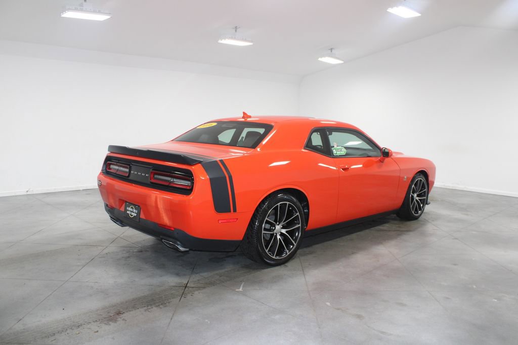 Used 2016 Dodge Challenger R/T Scat Pack w/ Leather Interior Group image 9