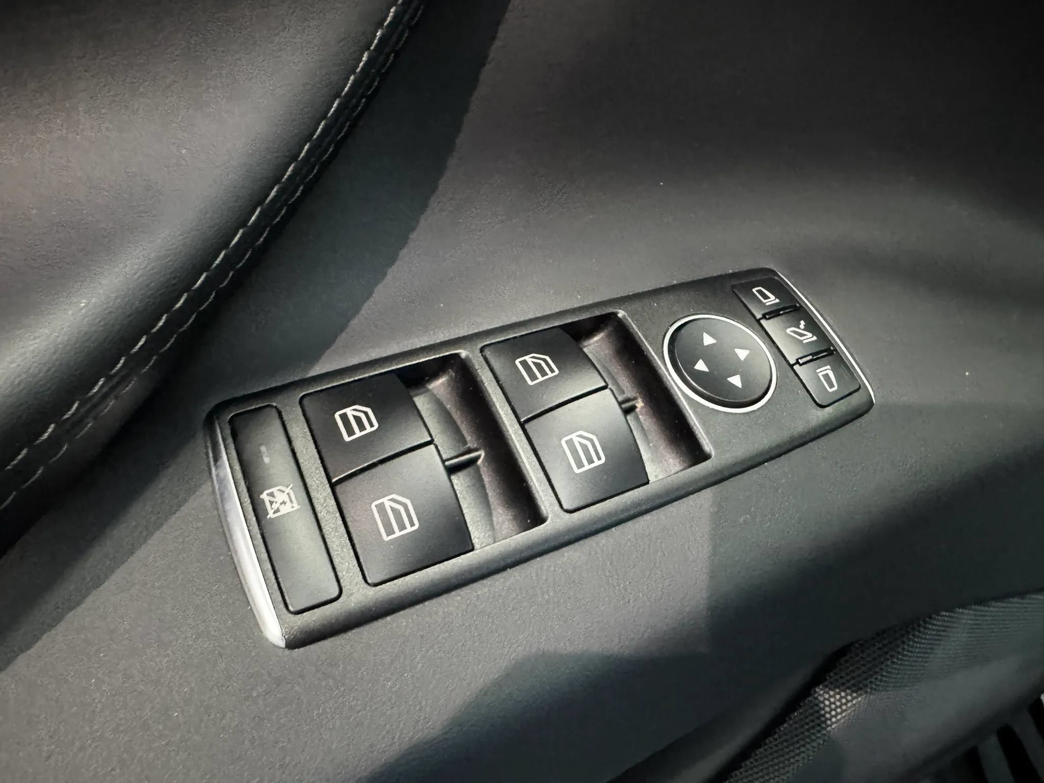 Used 2020 Tesla Model X AWD/4WD image 30