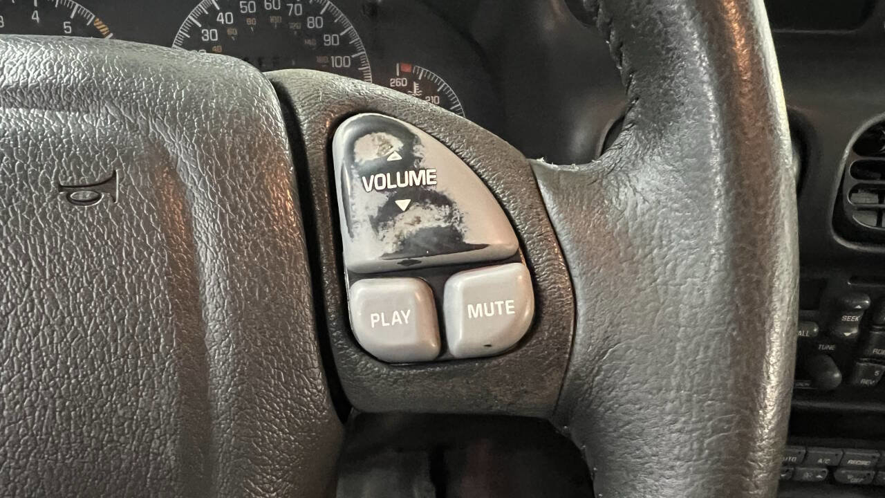 Used 1997 Pontiac Grand Prix GT w/ Opt Pkg image 19