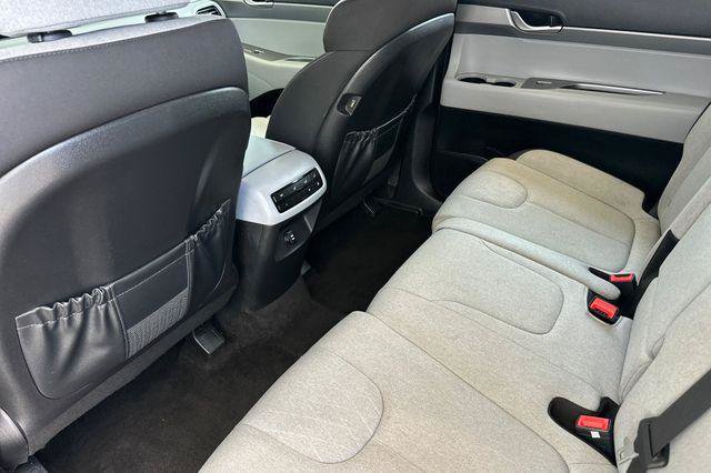 Used 2021 Hyundai Palisade SE FWD image 12