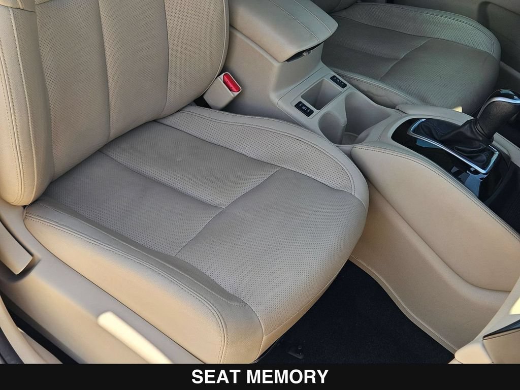 Used 2017 Nissan Rogue SL w/ SL Premium Package FWD image 33