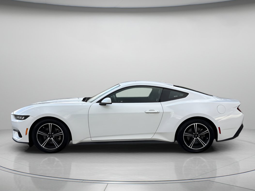 Used 2024 Ford Mustang Coupe image 5