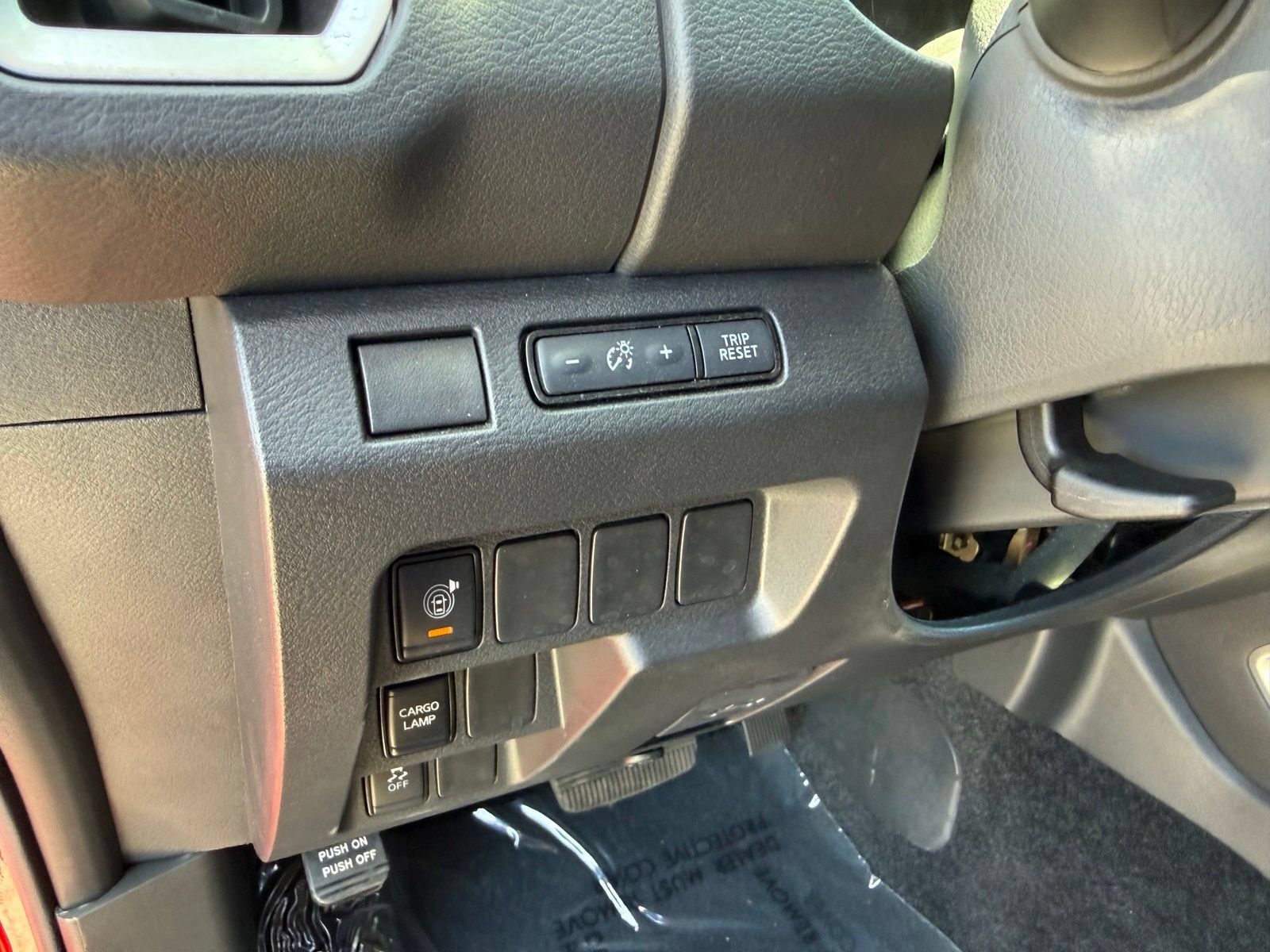 Used 2025 Nissan Frontier SV RWD image 11