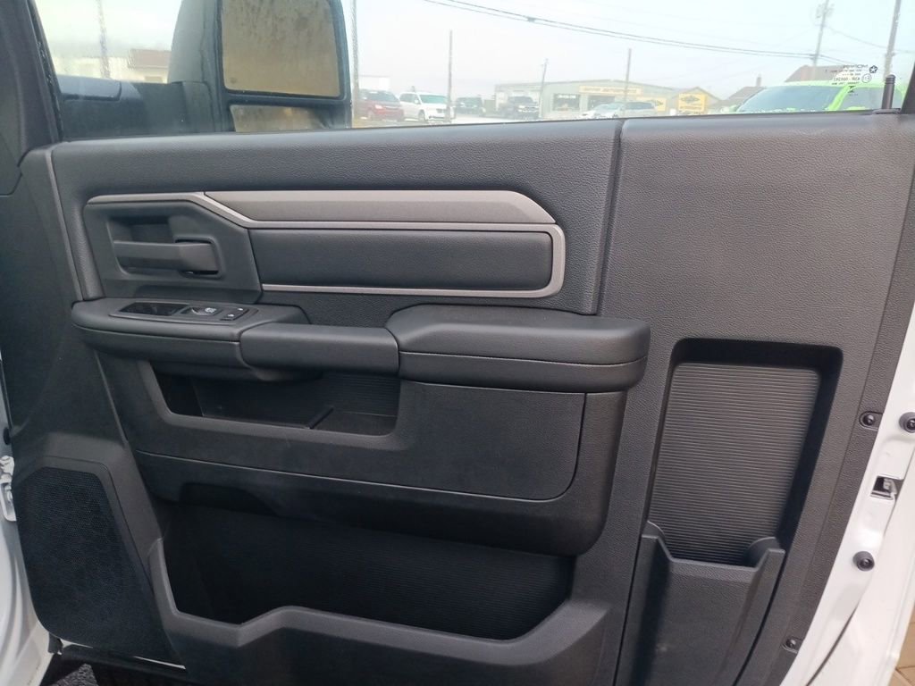 New 2024 RAM 5500 Tradesman image 27