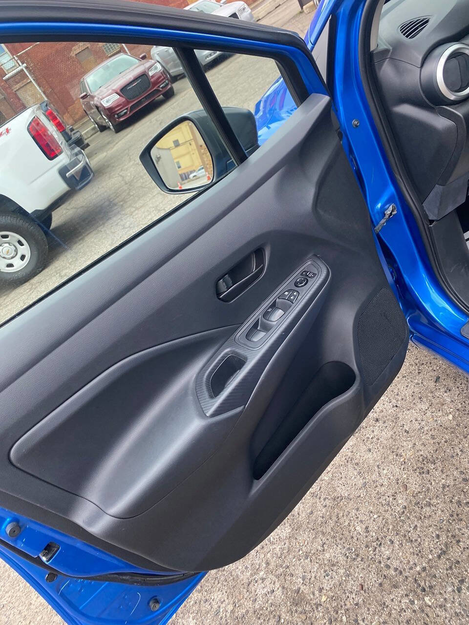 Used 2022 Nissan Versa S w/ Electronics Package image 18