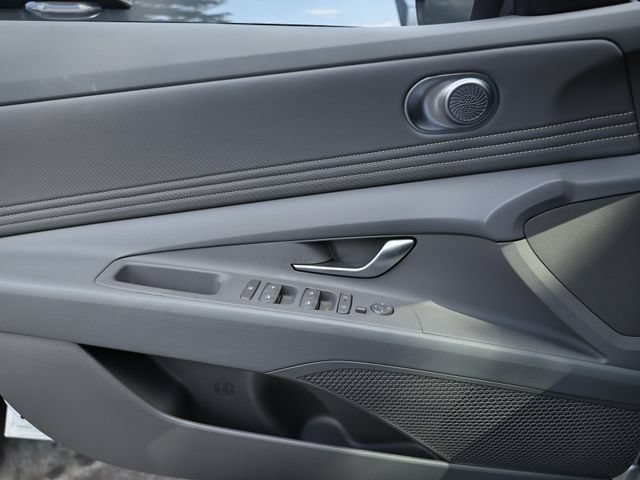 Used 2025 Hyundai Elantra Sport FWD image 14