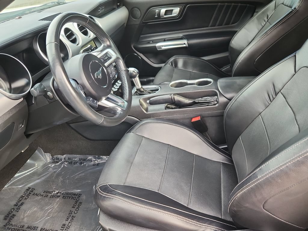 Used 2020 Ford Mustang Premium RWD image 7