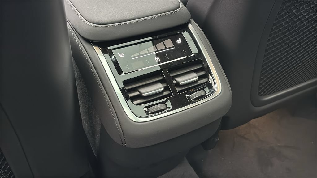 New 2026 Volvo XC90 B5 Core AWD/4WD image 8