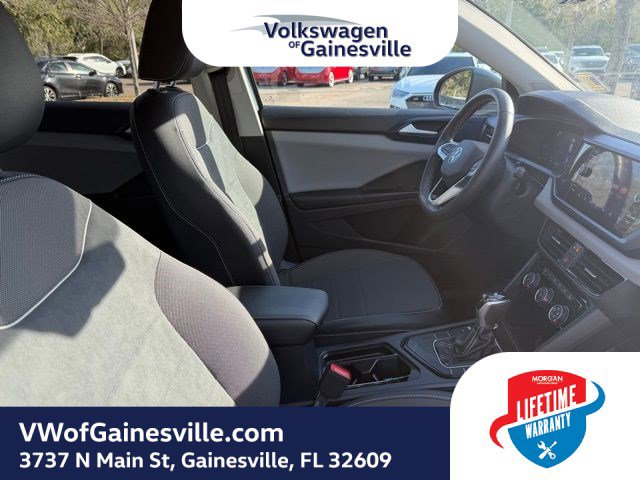Certified 2023 Volkswagen Taos SE image 9