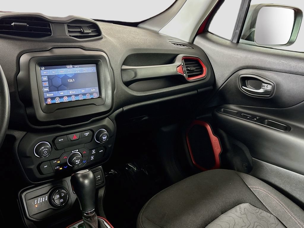 Used 2018 Jeep Renegade Trailhawk AWD/4WD image 22