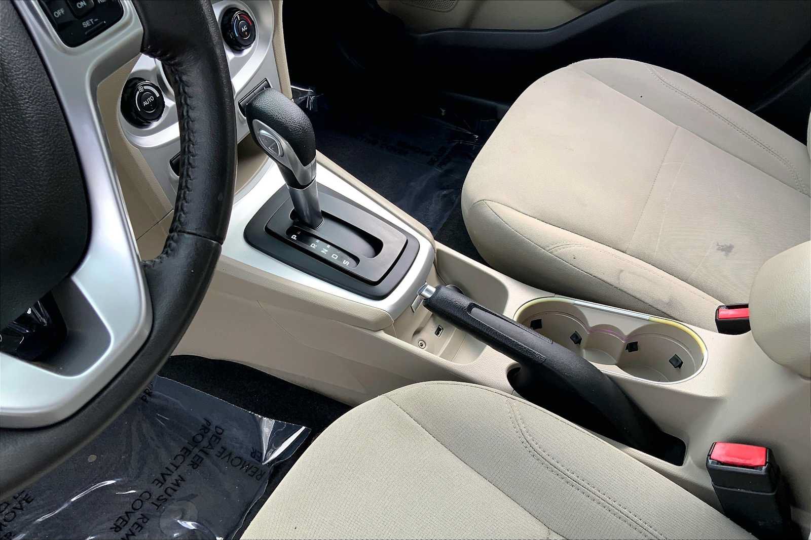 Used 2016 Ford Fiesta SE w/ Cold Weather Package FWD image 16