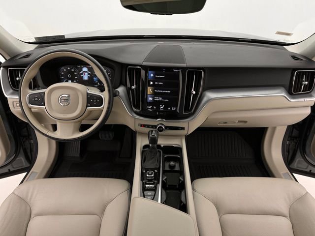 Used 2020 Volvo XC60 T5 Momentum w/ Protection Package Premier AWD/4WD image 2